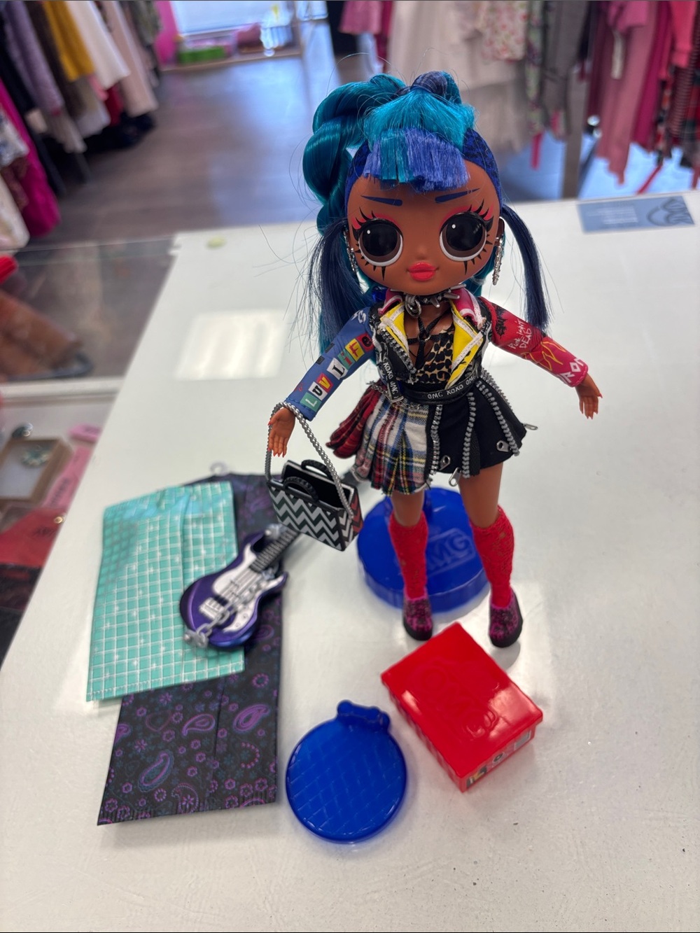 OMG L.O.L. punk grrrl Remix Surprise! Doll